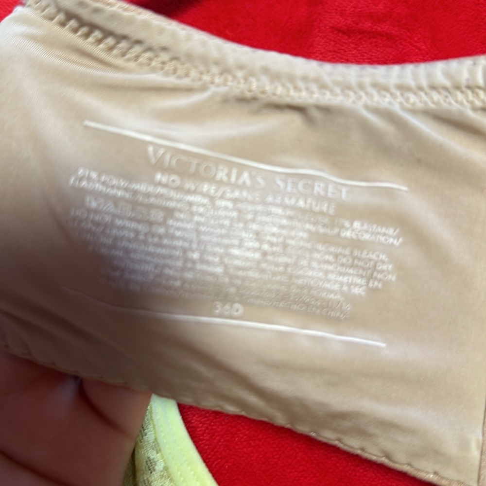 Two Bras - Picture 2 of 5